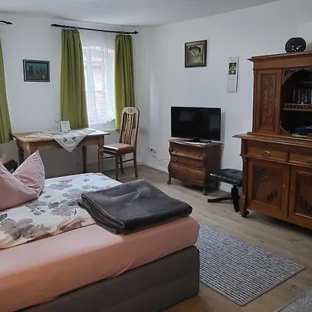 Roswitha - Stiagn Schuster Haus